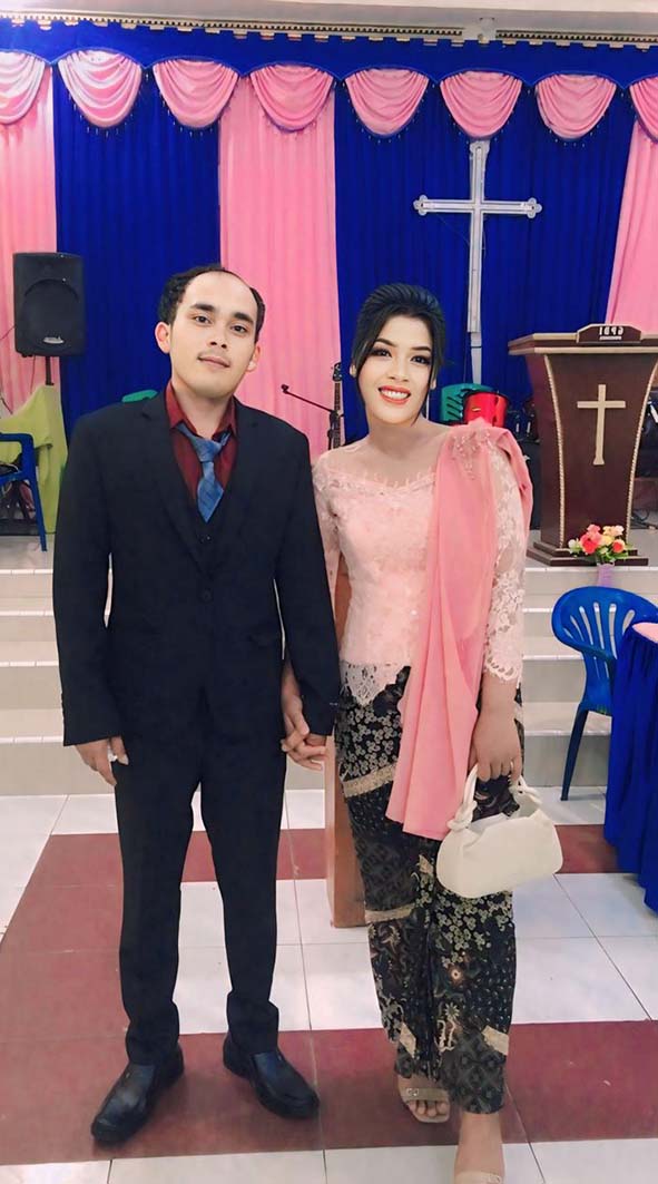 Danton & Indah (1) Danton & Indah (1)
